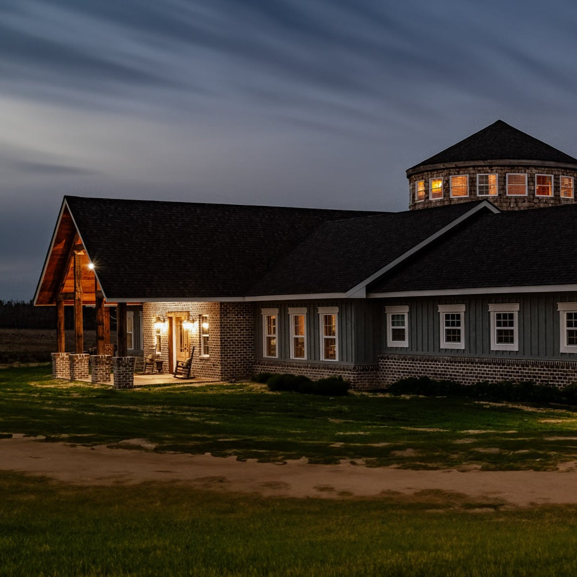 ROOM One Night in Jennings Lodge Broomsedge Pro Shop